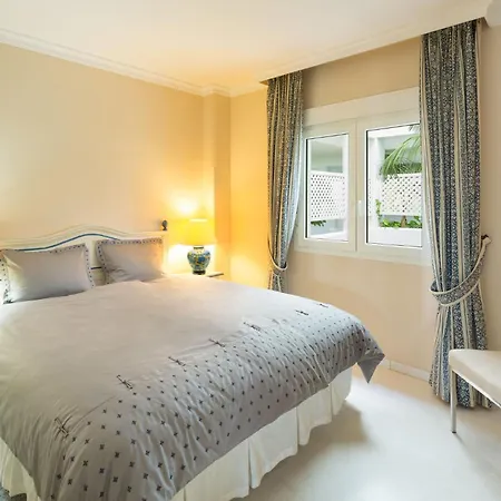 Luxury 5* 3 Beds In Playas Del Duque, Puerto Banus