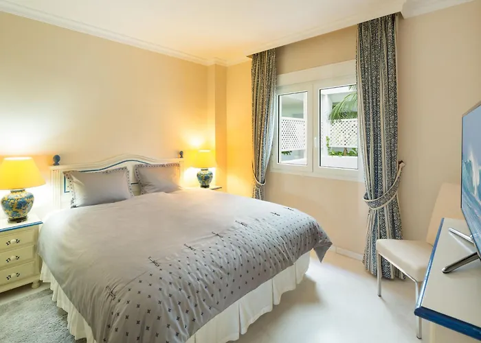 Luxury 5* 3 Beds In Playas Del Duque, Puerto Banus