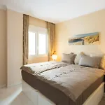 Luxury 5* 3 Beds In Playas Del Duque, Puerto Banus 马尔韦利亚