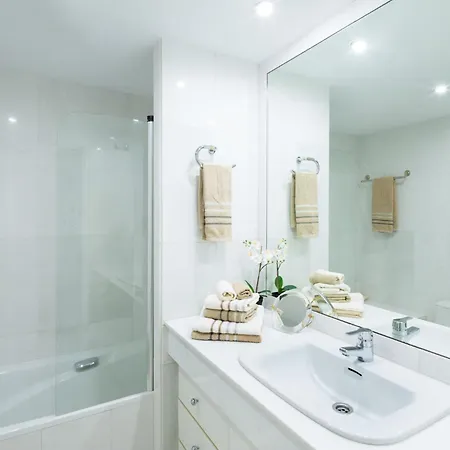 Luxury 5* 3 Beds In Playas Del Duque, Puerto Banus 公寓