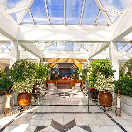 Luxury 5* 3 Beds In Playas Del Duque, Puerto Banus 公寓