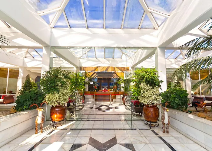 Luxury 5* 3 Beds In Playas Del Duque, Puerto Banus Apartment